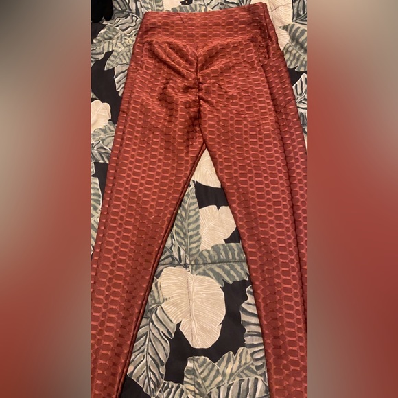 Red legging - Picture 2 of 2